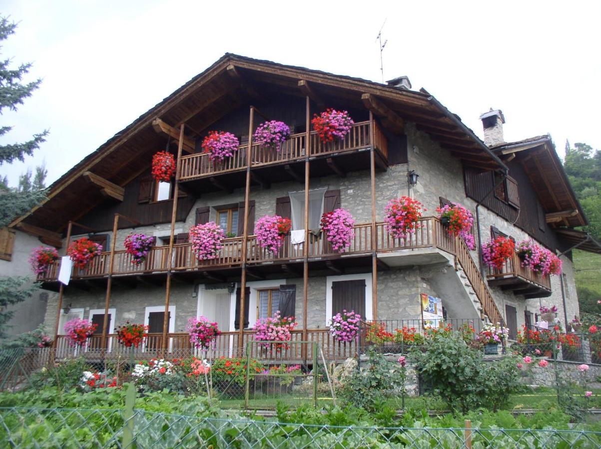 B&B Lo Van - Camere Al Verde Villaggio Di Rumiod サン・ピエール エクステリア 写真